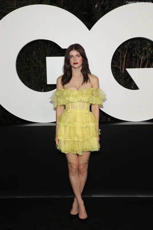 Alexandra Daddario photo 24 of 1618