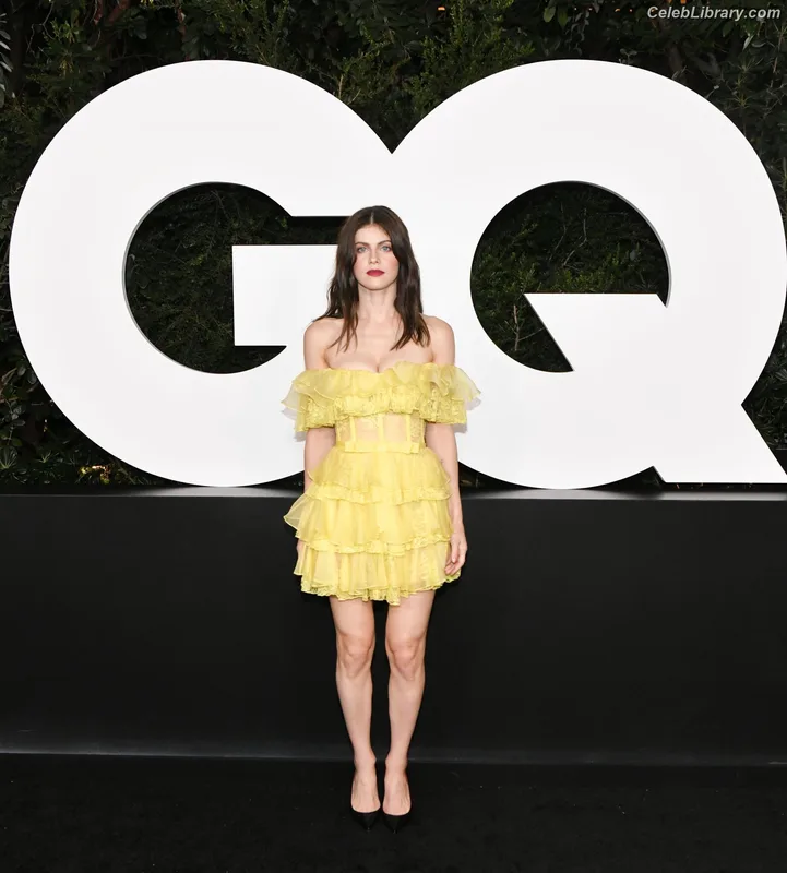 Alexandra Daddario photo 7 of 1618