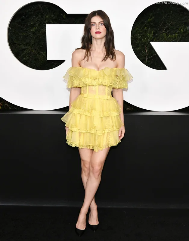 Alexandra Daddario photo 8 of 1618