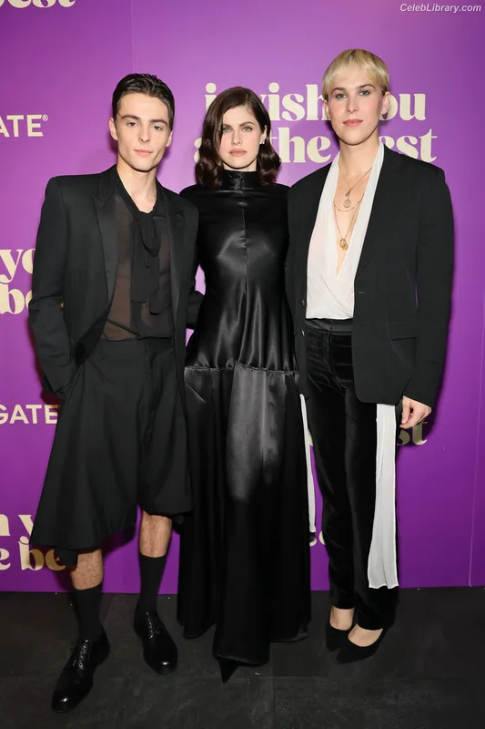 Alexandra Daddario photo 19 of 1618