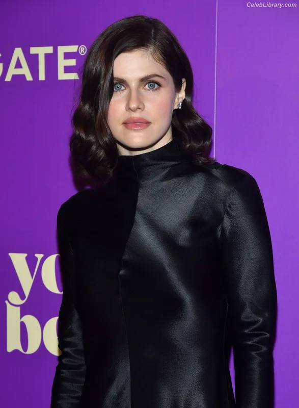 Alexandra Daddario photo 5 of 1618