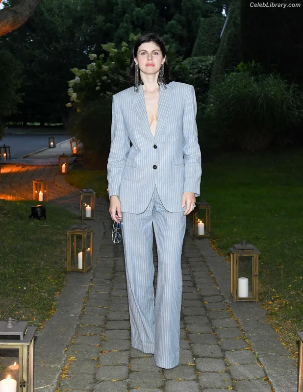 Alexandra Daddario photo 15 of 1618