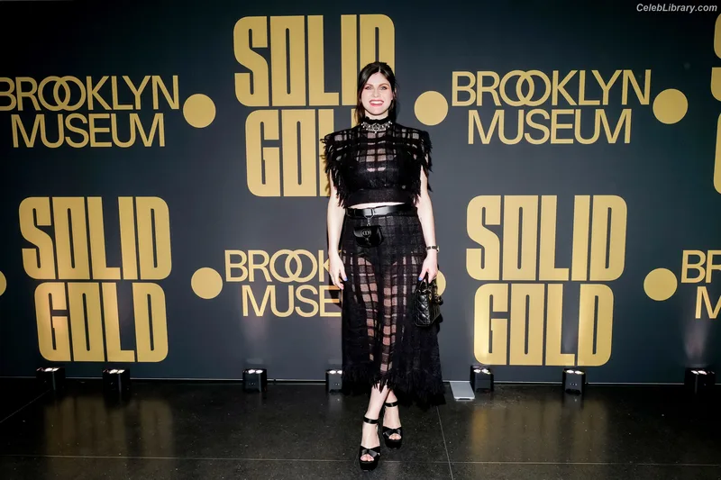 Alexandra Daddario photo 14 of 1618