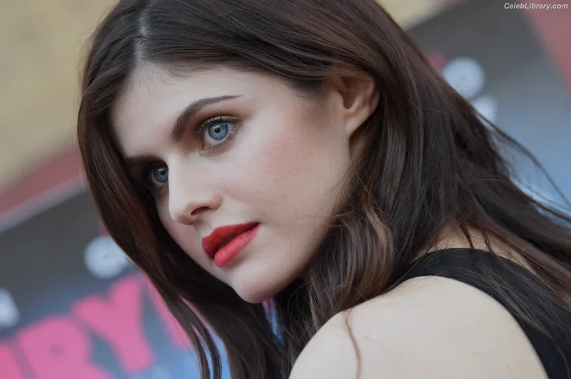 Alexandra Daddario photo 12 of 1618