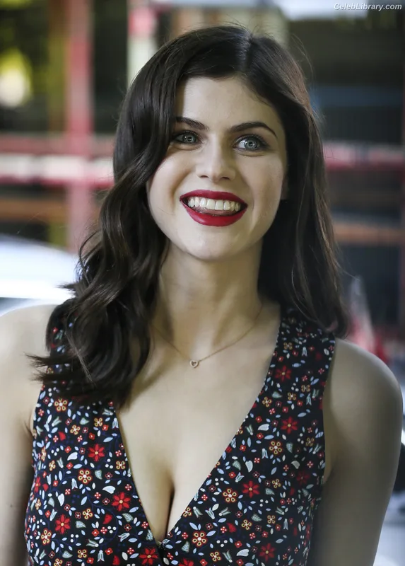 Alexandra Daddario photo 16 of 1618