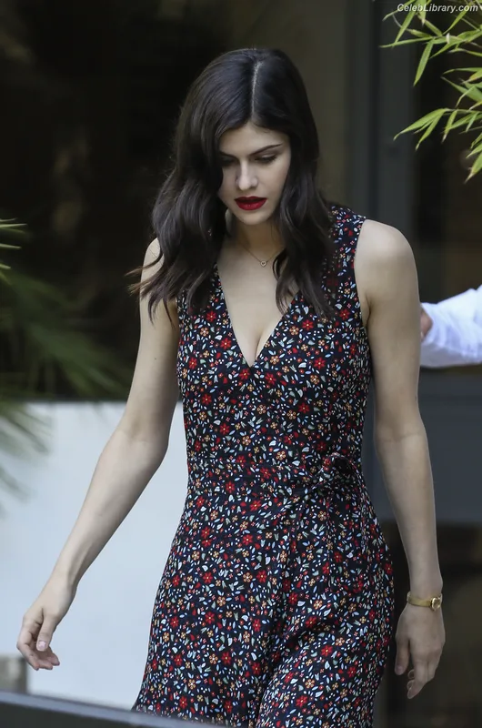 Alexandra Daddario photo 19 of 1618