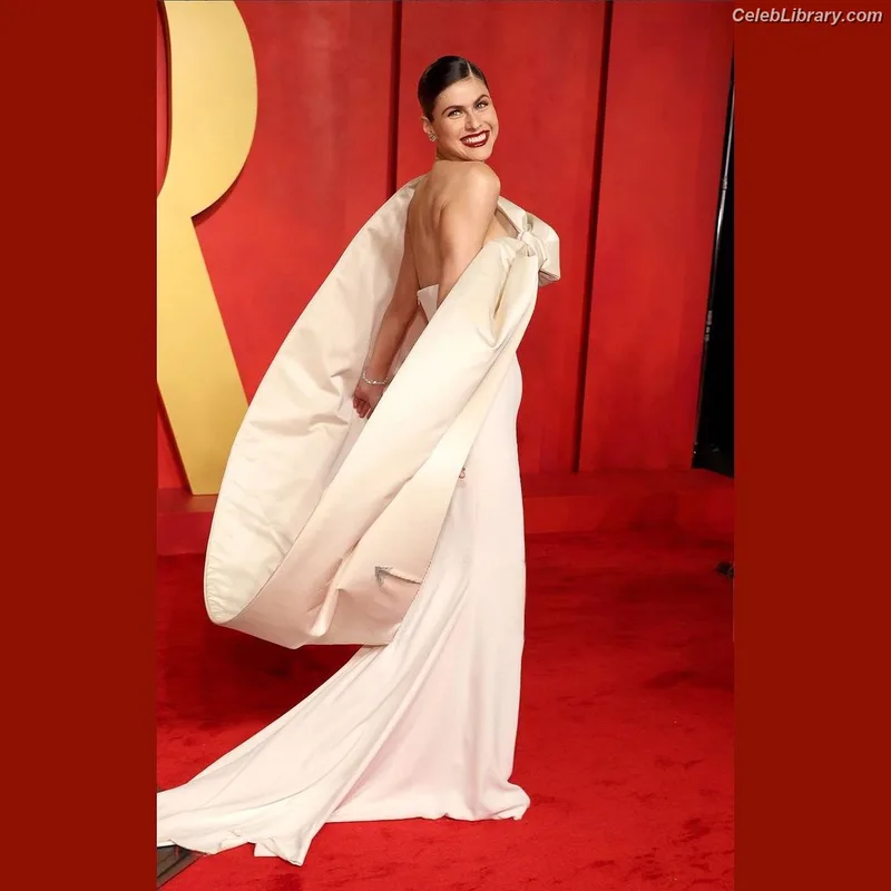 Alexandra Daddario photo 15 of 1618