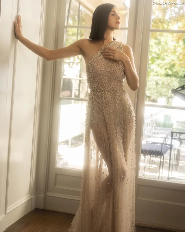 Alexandra Daddario photo 22 of 1618
