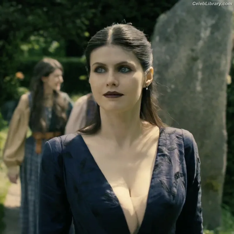 Alexandra Daddario photo 17 of 1618