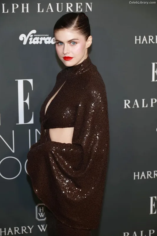 Alexandra Daddario photo 10 of 1618