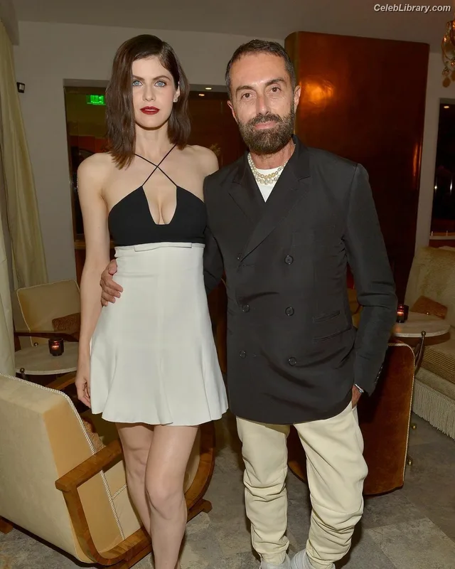 Alexandra Daddario photo 21 of 1618