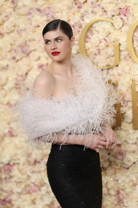 Alexandra Daddario photo 17 of 1618