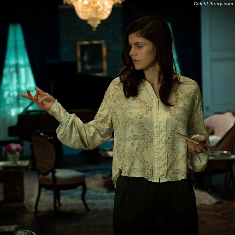 Alexandra Daddario photo 18 of 1618