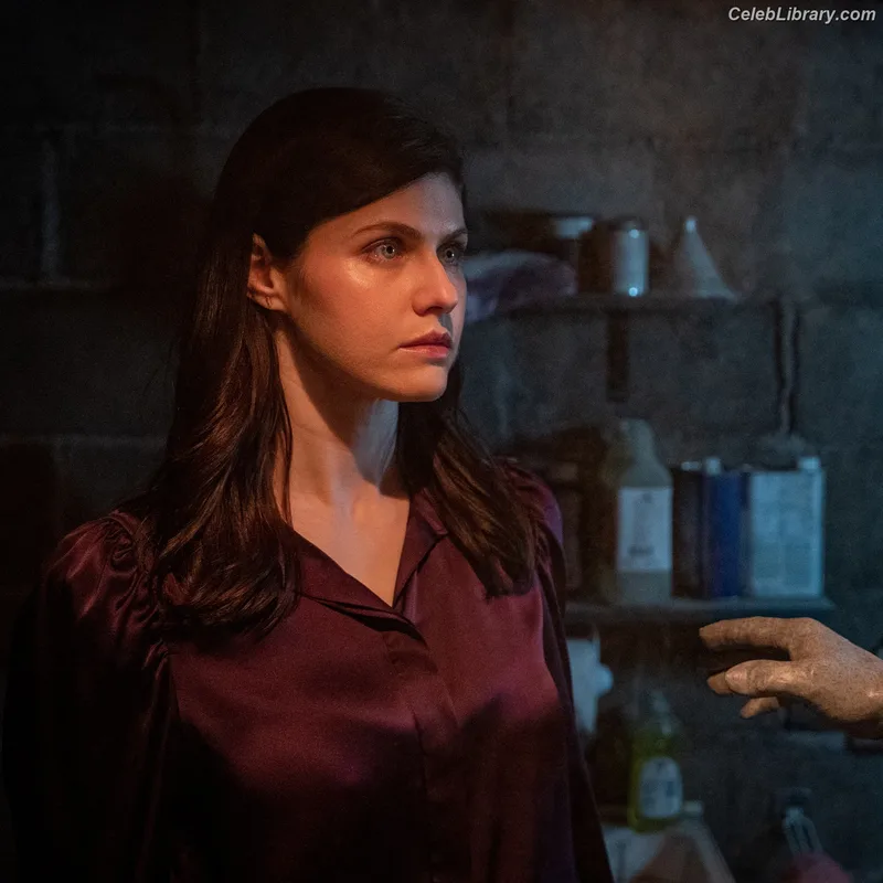 Alexandra Daddario photo 21 of 1618