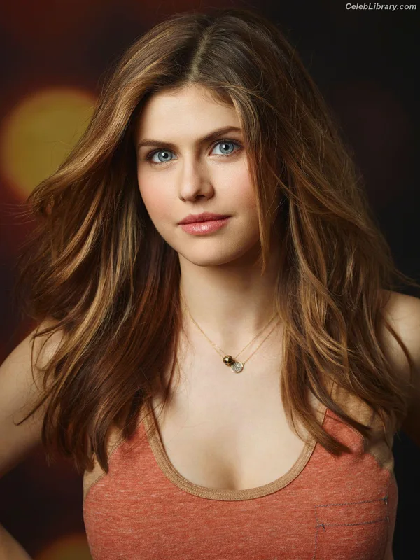 Alexandra Daddario photo 10 of 1618