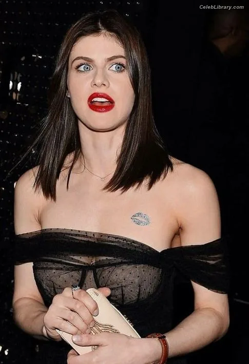 Alexandra Daddario photo 23 of 1618