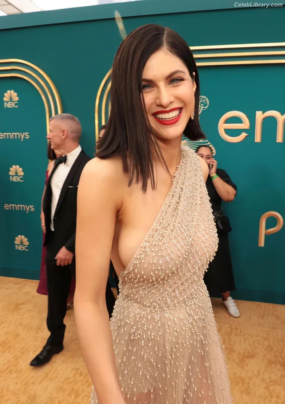 Alexandra Daddario photo 9 of 1618