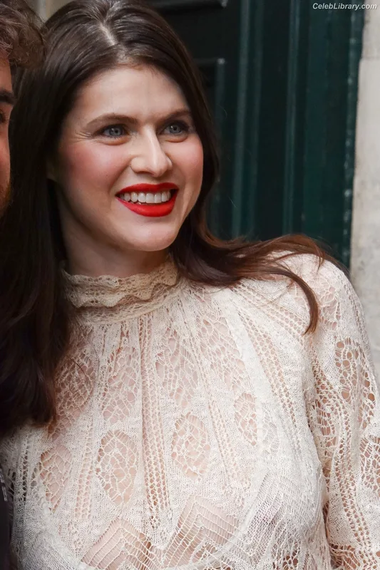 Alexandra Daddario photo 17 of 1618