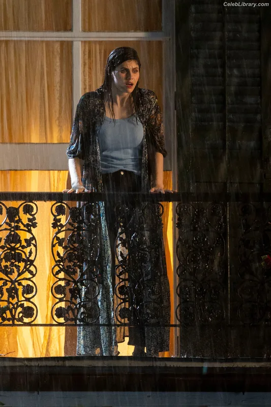Alexandra Daddario photo 2 of 1618