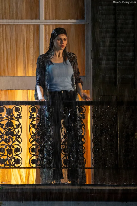 Alexandra Daddario photo 5 of 1618