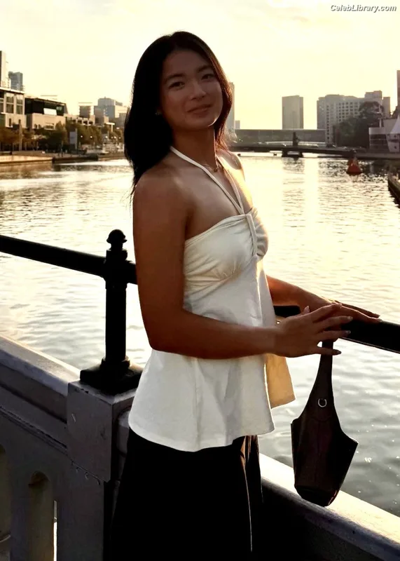 Alexandra Eala photo 4 of 108