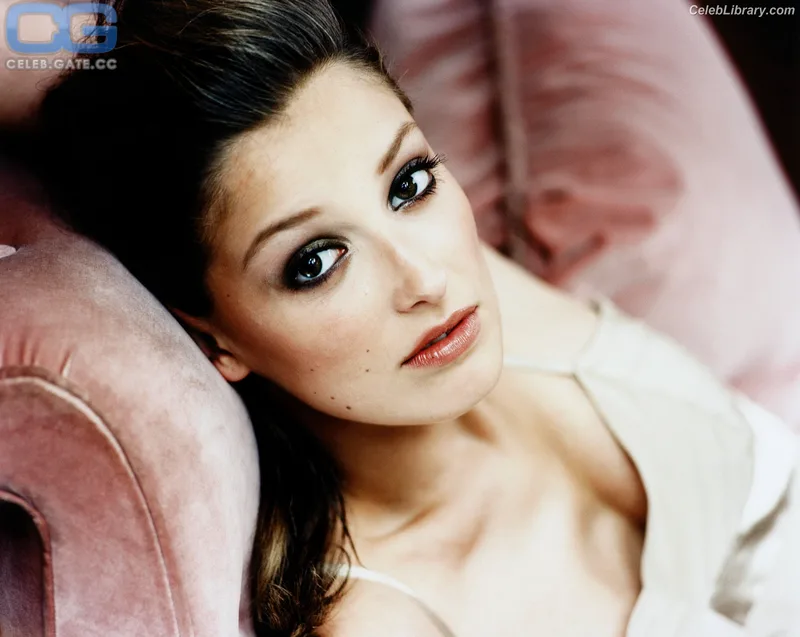 Alexandra Maria Lara photo 2 of 54