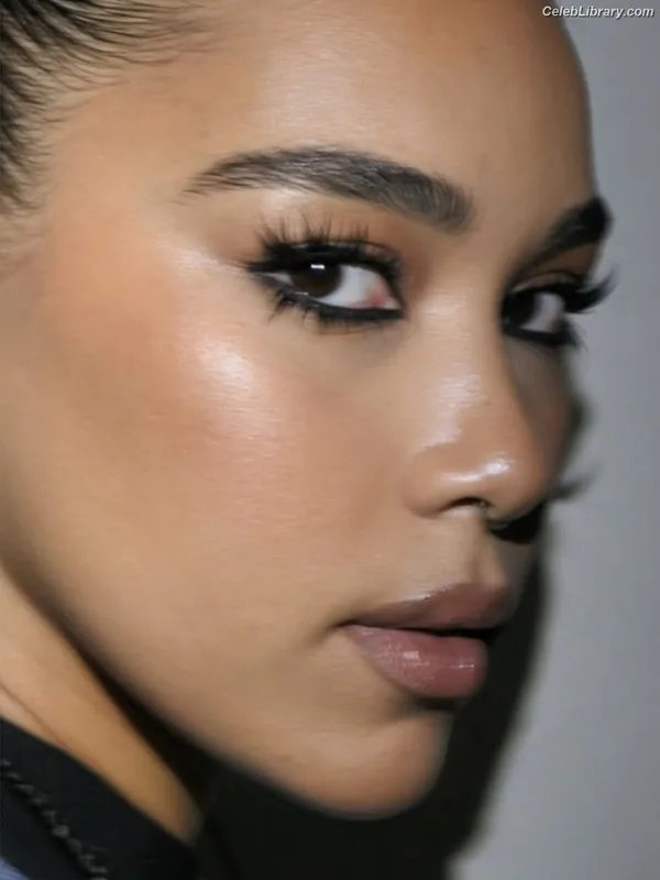 Alexandra Shipp photo 11 of 70