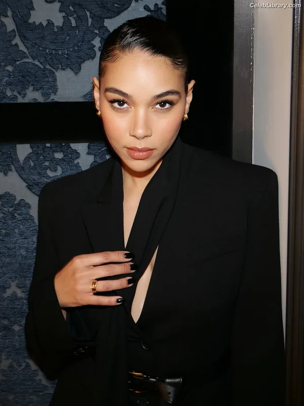 Alexandra Shipp photo 22 of 70
