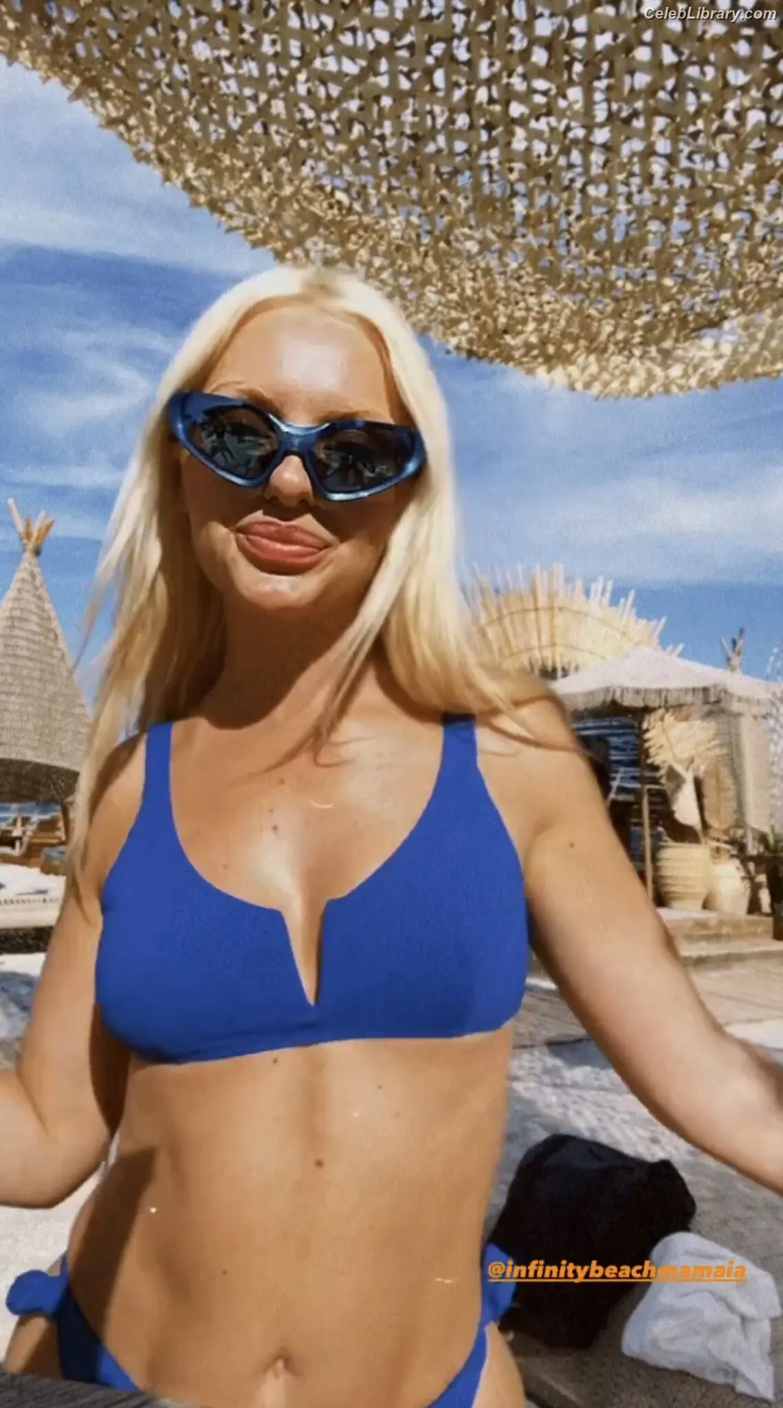 Alexandra Stan photo 9 of 1531