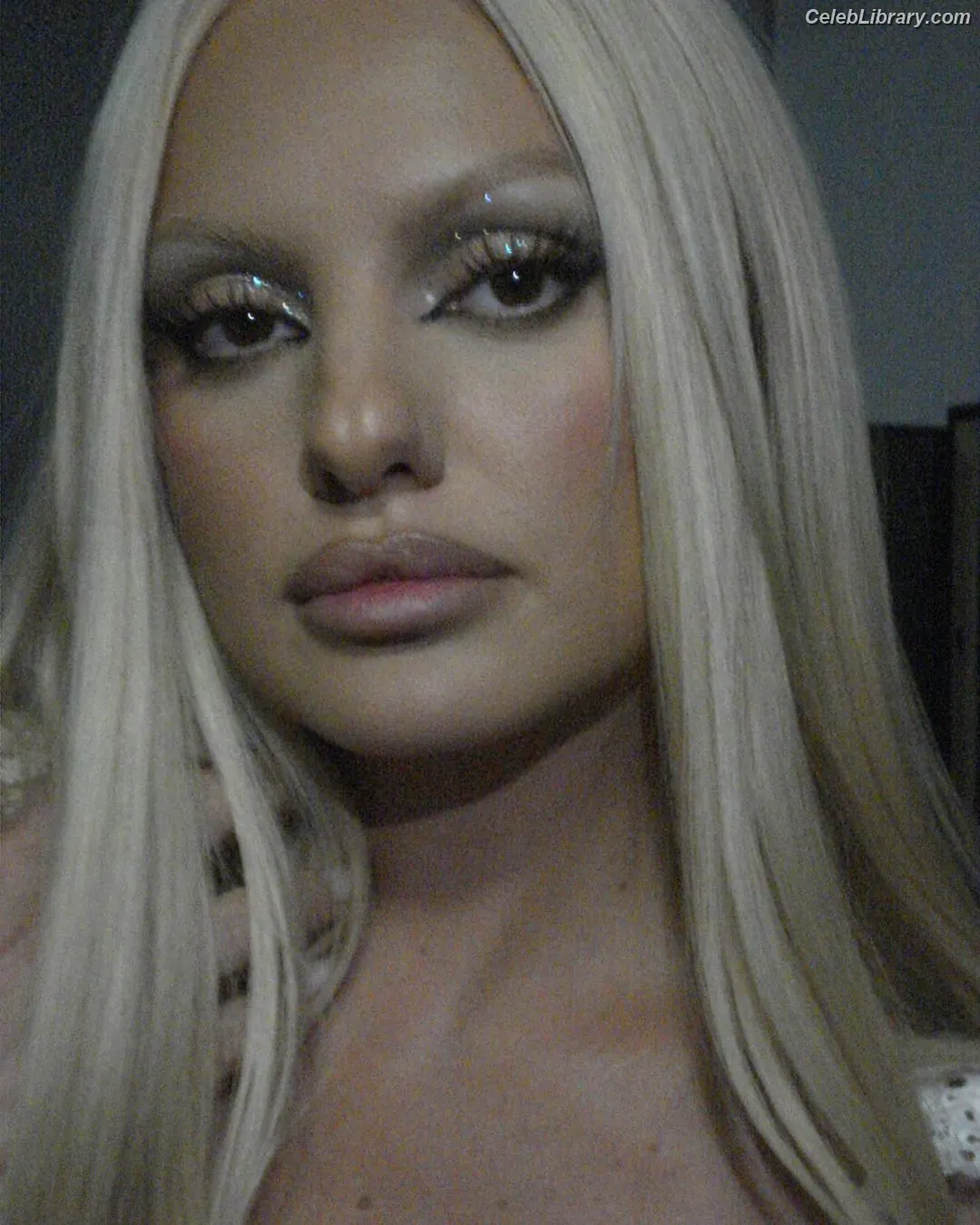 Alexandra Stan photo 18 of 1531