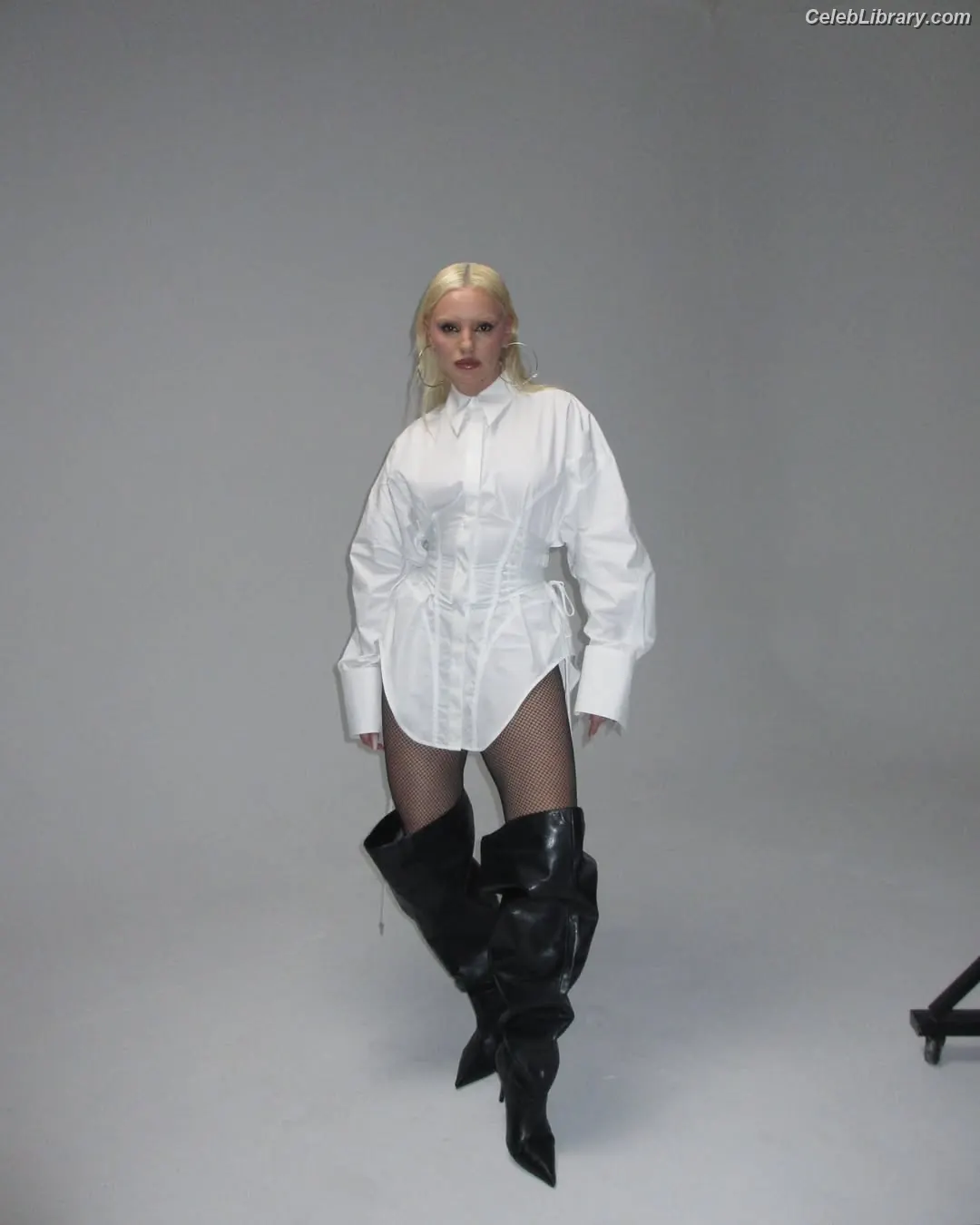 Alexandra Stan photo 6 of 1531