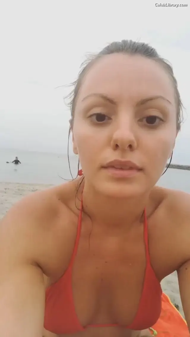 Alexandra Stan photo 11 of 1531