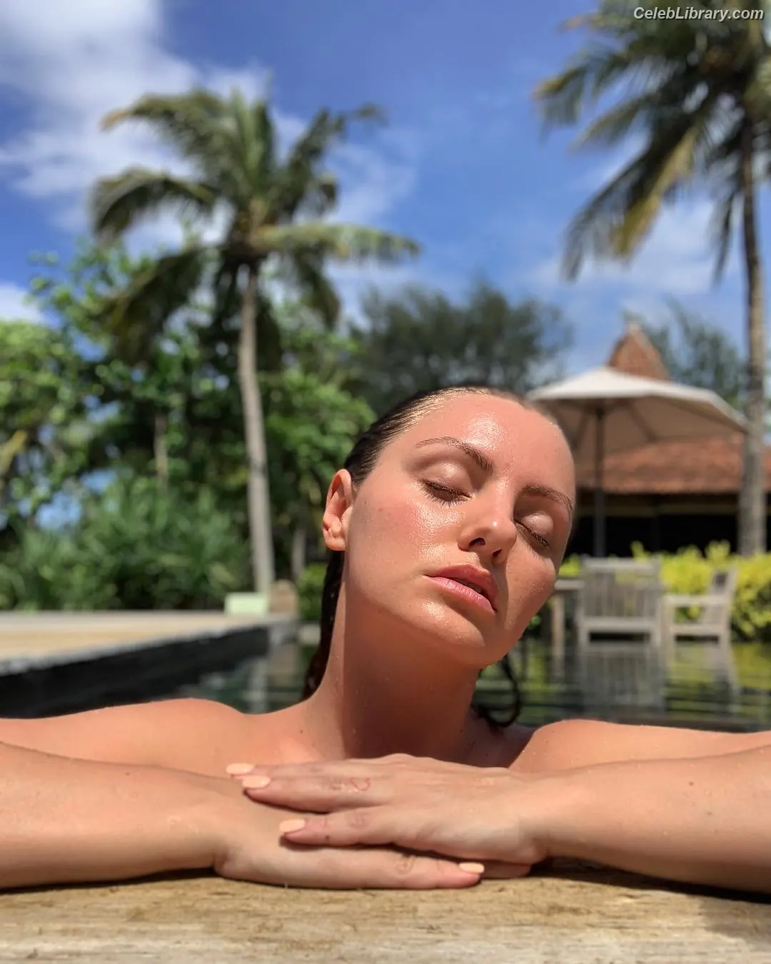 Alexandra Stan photo 4 of 1531