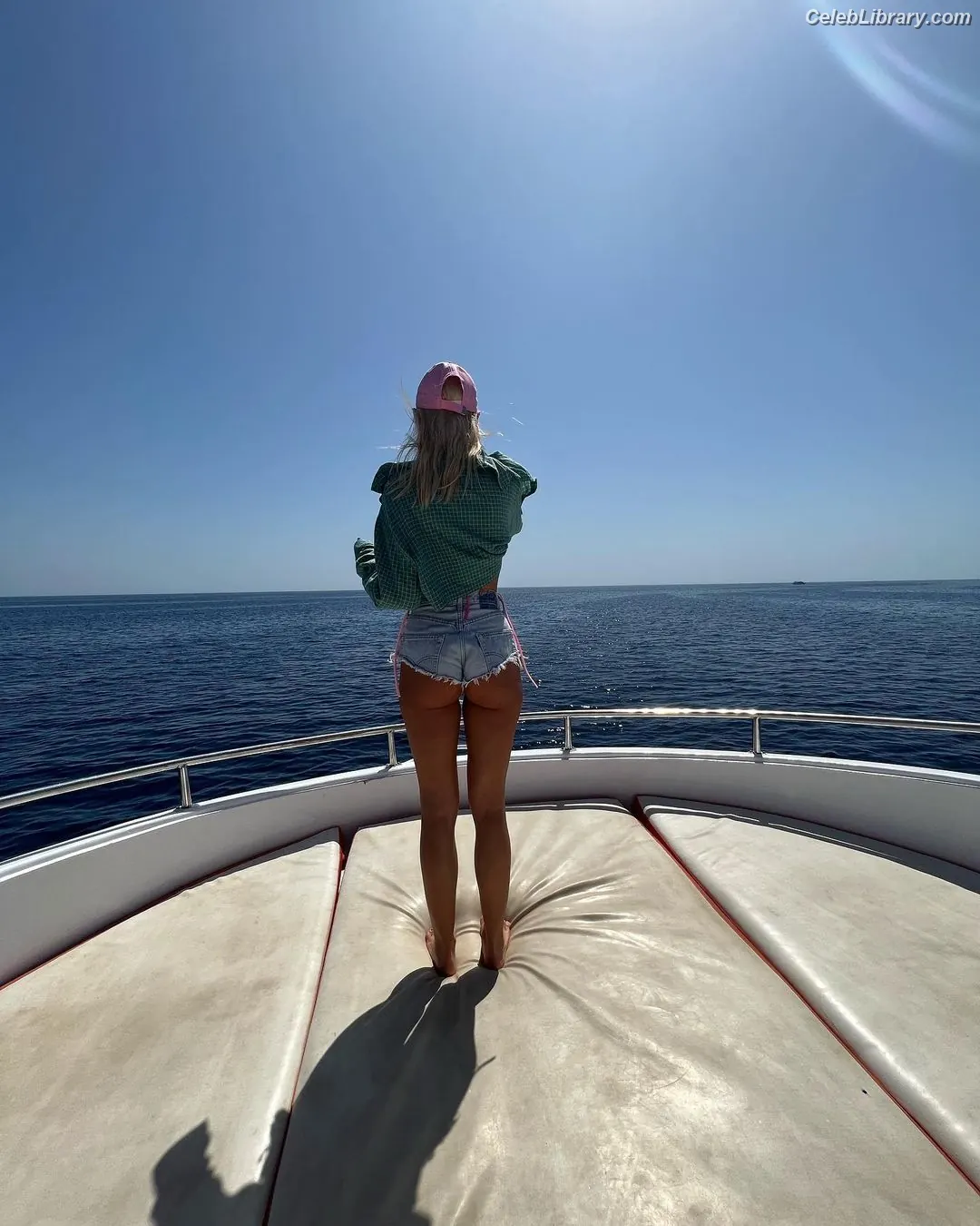 Alexandra Stan photo 24 of 1531