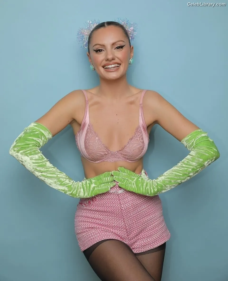 Alexandra Stan photo 5 of 1531