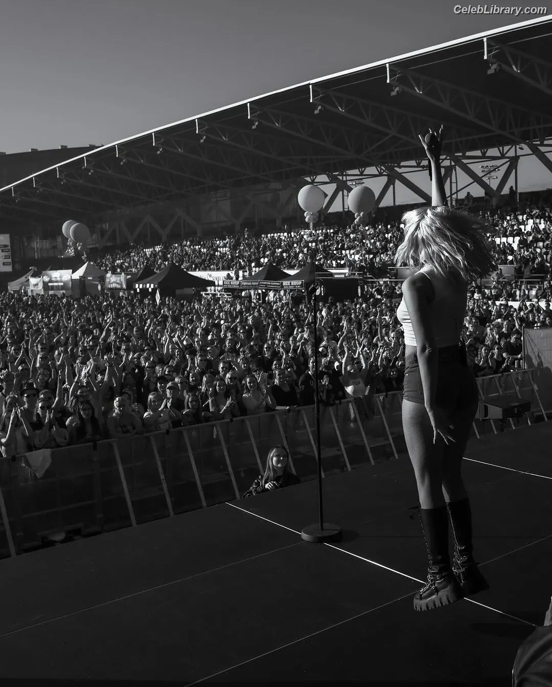 Alexandra Stan photo 11 of 1531