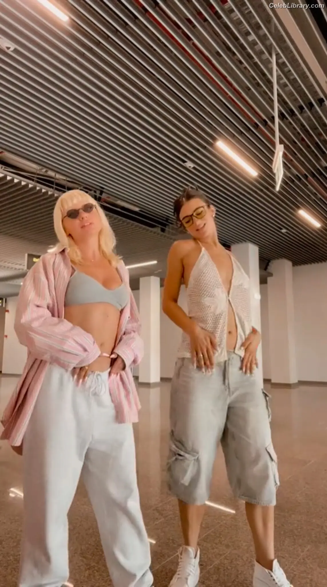 Alexandra Stan photo 4 of 1531