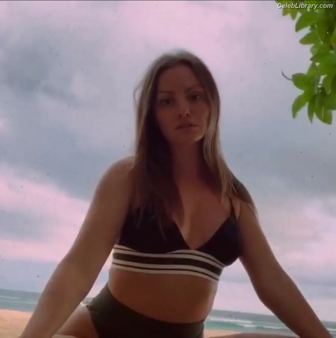 Alexandra Stan photo 19 of 1531