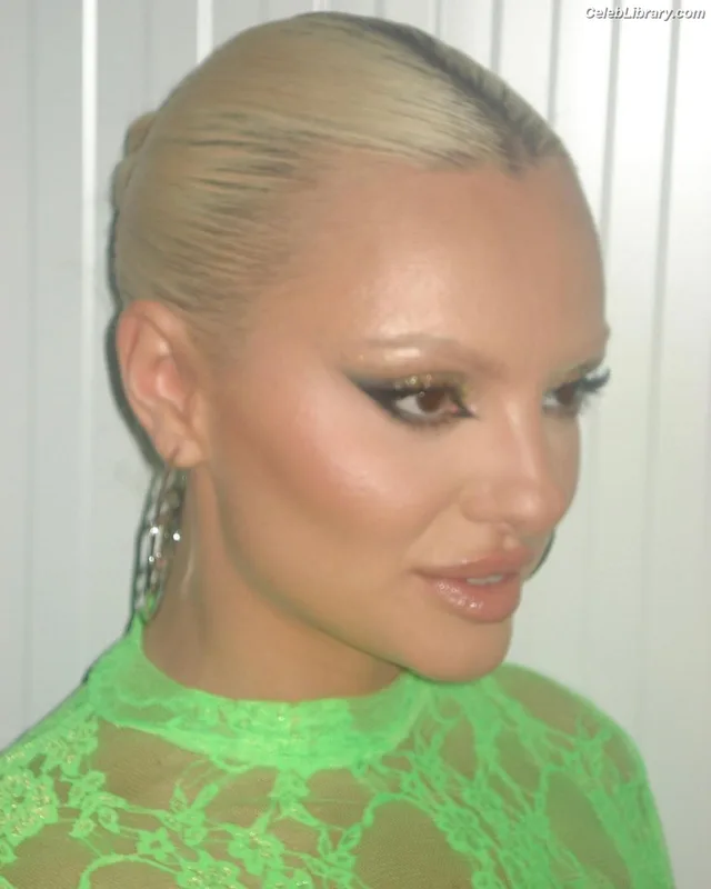 Alexandra Stan photo 7 of 1532