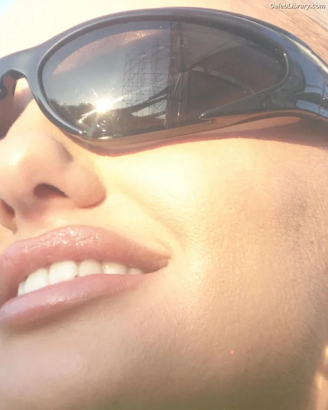 Alexandra Stan photo 8 of 1532