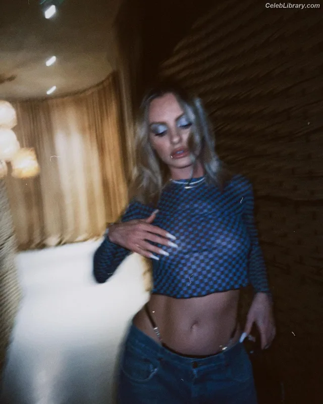 Alexandra Stan photo 24 of 1532