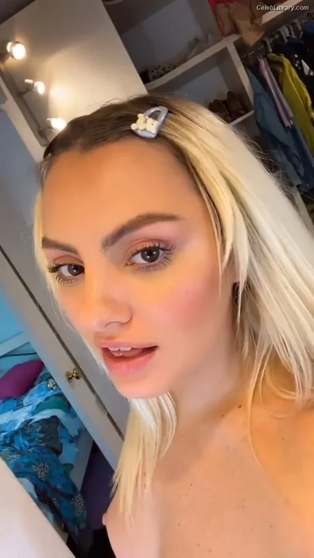 Alexandra Stan photo 1 of 1532