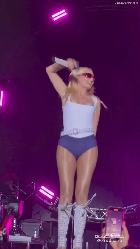 Alexandra Stan photo 24 of 1532