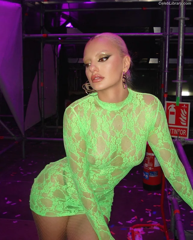 Alexandra Stan photo 13 of 1532