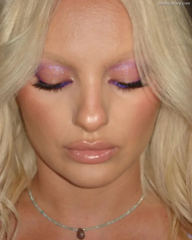 Alexandra Stan photo 23 of 1532