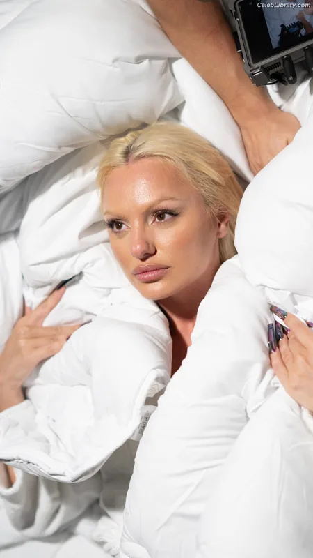 Alexandra Stan photo 11 of 1532