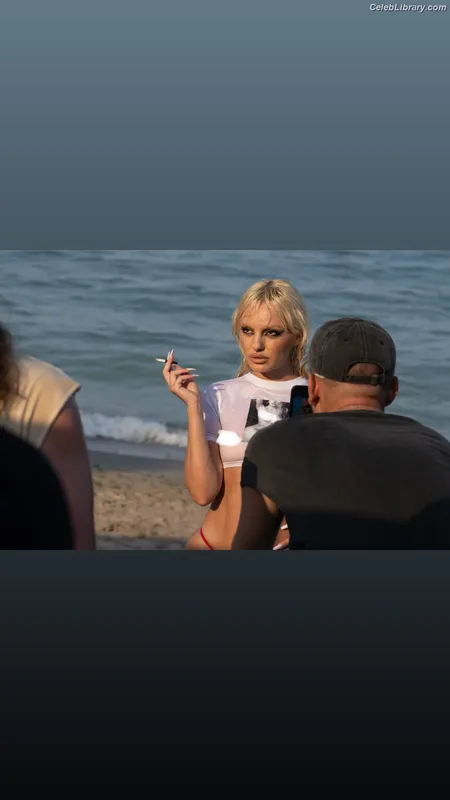 Alexandra Stan photo 16 of 1532