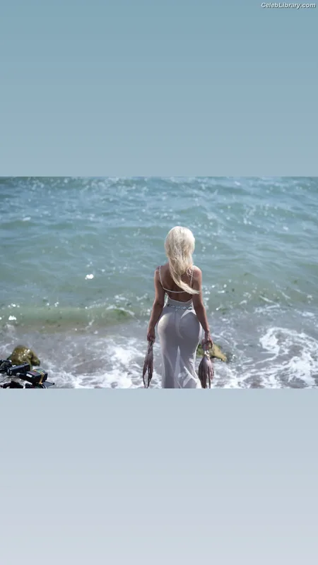 Alexandra Stan photo 24 of 1532