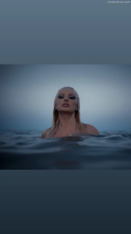 Alexandra Stan photo 1 of 1532