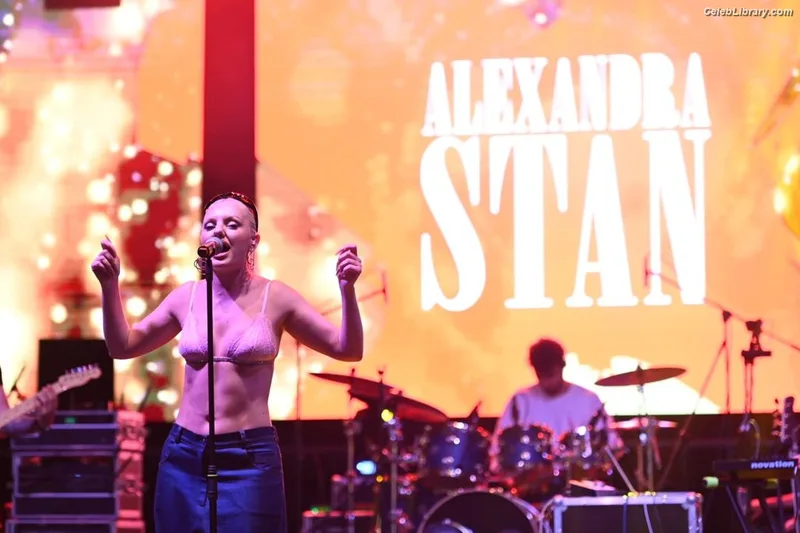 Alexandra Stan photo 16 of 1532